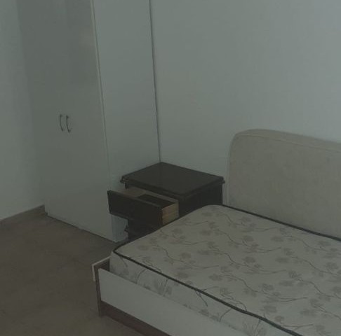 Nikosia, Ortaköy, an der Hauptstraße, Lehrerwohnung, mit Aufzug, 6. Etage, 135 m2, teilmöblierte Wohnung zu verkaufen