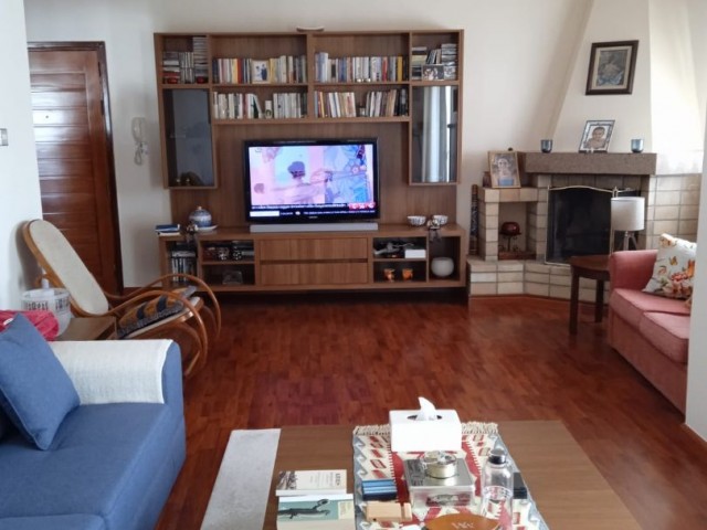 Very clean 3+1 flat for sale in Yenişehir center that does not require renovation