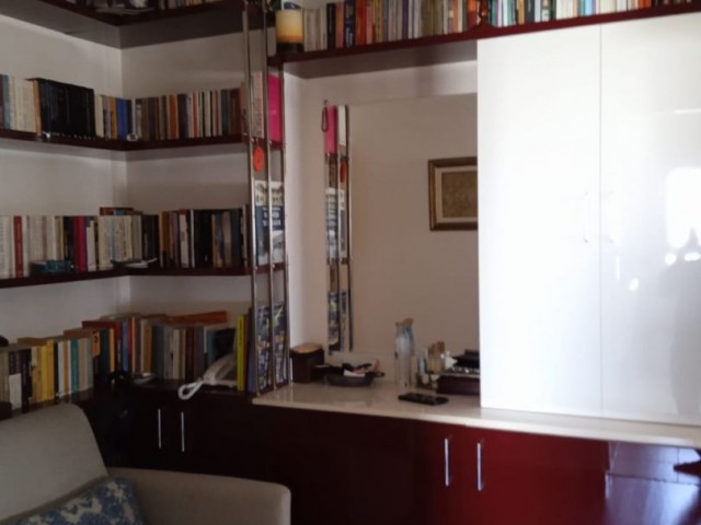 Very clean 3+1 flat for sale in Yenişehir center that does not require renovation