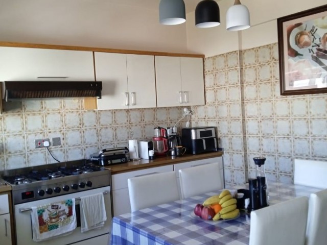 Very clean 3+1 flat for sale in Yenişehir center that does not require renovation