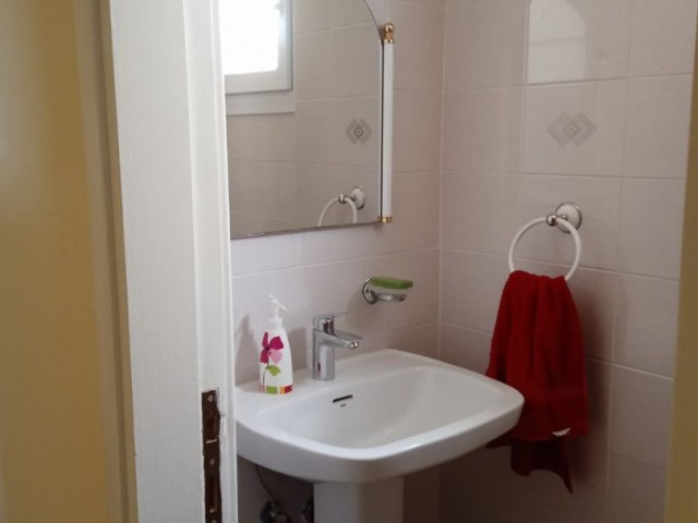 Very clean 3+1 flat for sale in Yenişehir center that does not require renovation