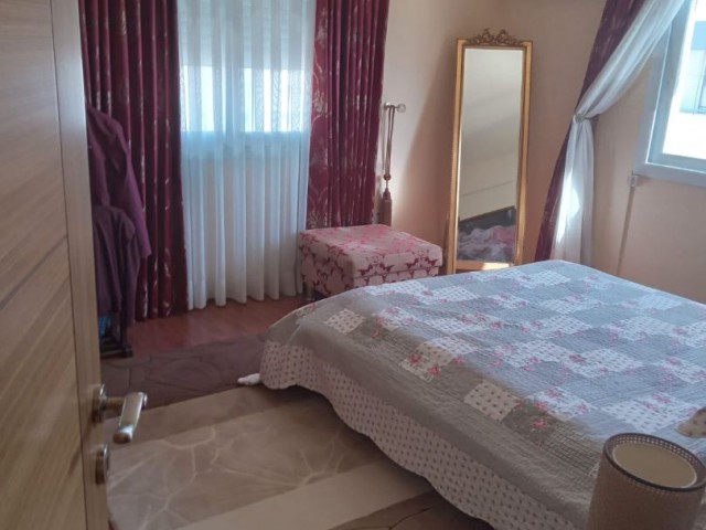 Very clean 3+1 flat for sale in Yenişehir center that does not require renovation