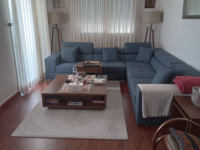 Yenişehir central location, no renovation required, very clean 3+1 apartment