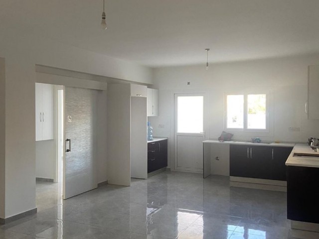 Close to Gönyeli underpass, high rental income, ground floor, Turkish title, urgent sale flat