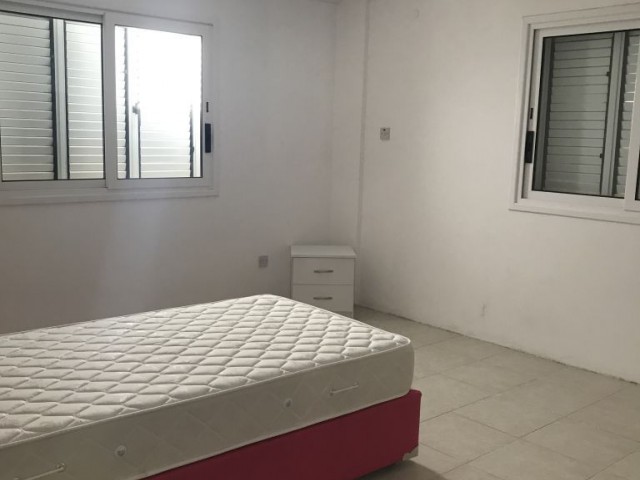 FIRSAT!!ALSANCAKTA,725 M2 KULLANIM ALANLI,SATILIK  VİLLA.. 