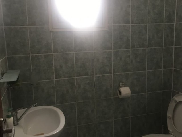 GİRNE MERKEZ DE PARK AVM KARŞISI FUL EŞYALI 2+1 KİRALIK DAİRE..