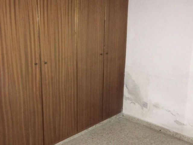 MUHTEŞEM LOCASYON!! ORTAKÖY DE  ÇOK GENİŞ(145 M2)  3+1 SATILIK DAİRE..