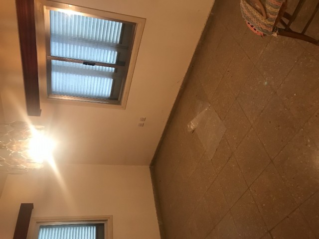 JUL 3+1 APARTMENT FOR SALE ON A SPACIOUS, CLEANLY MAINTAINED GROUND FLOOR IN KÖŞKLÜÇIFTLIK !! بيت للبيع بمنطقة كومصال ** 