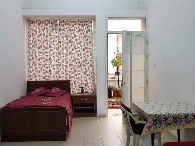 THE STUDIO FOR STUDENTS FOR RENT IN KAYMAKLI IS SPECIAL FOR LADIES شقة للإجار بالمنطقة كوشق قيميقلي خلف جلمع ابو بكر ** 