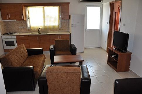 Yenikentte kiralık öğrenciye yönelik   2+1 daire للآجار شقة بينيكنت بسعر 4500 ليرة 