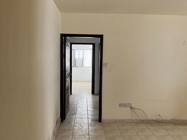 YENİKENTİN EN İŞLEK CADDESİ OLAN KALIN YOL ÜZERİ  3+1 SATILIK DAİRE !!!