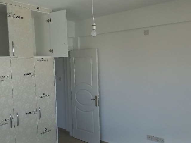 GÖNYELİDE ÜÇ CEPHESİ OLAN 2+1 90 M2 LUKS DAIRE