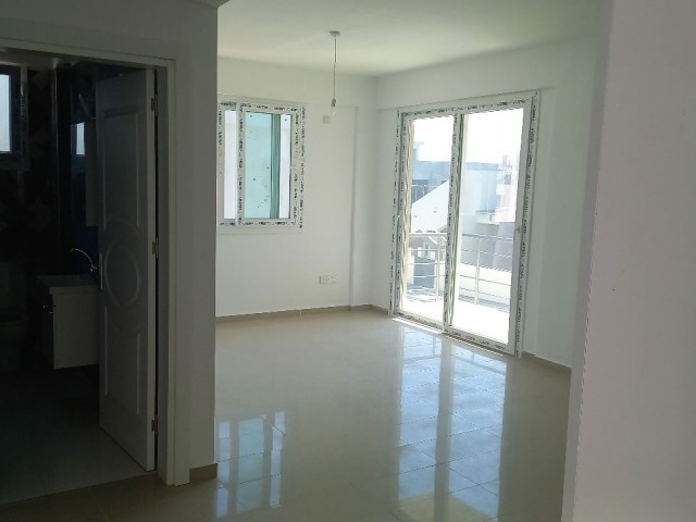 NEUE LUXUSWOHNUNGEN 2+1 90 M2 IN GÖNYELI