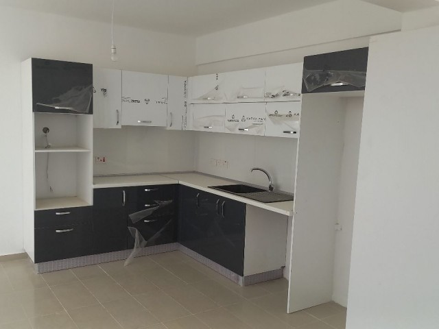 NEUE LUXUSWOHNUNGEN 2+1 90 M2 IN GÖNYELI