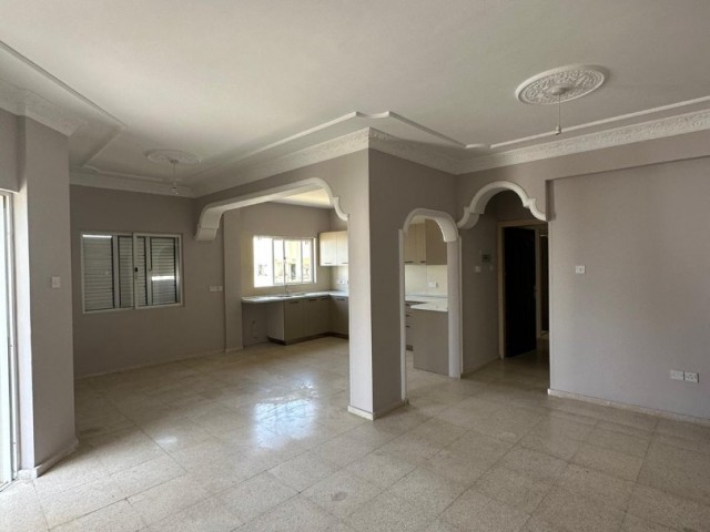 3+1 FLAT FOR SALE IN GÖNYELI NO VAT !!!