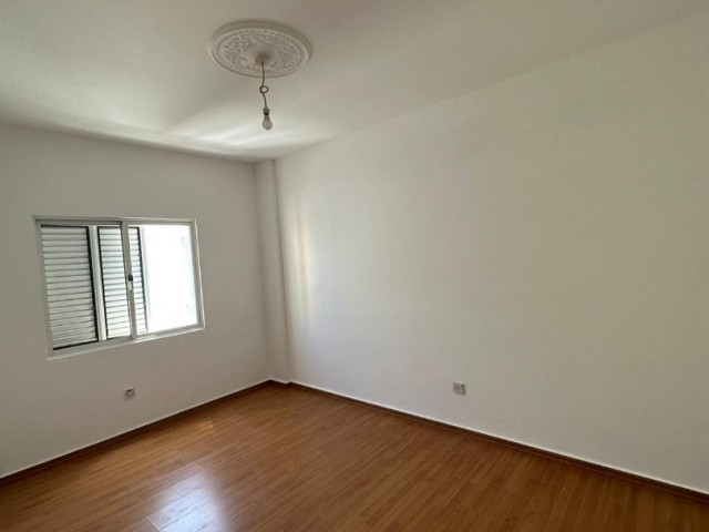 3+1 FLAT FOR SALE IN GÖNYELI NO VAT !!!