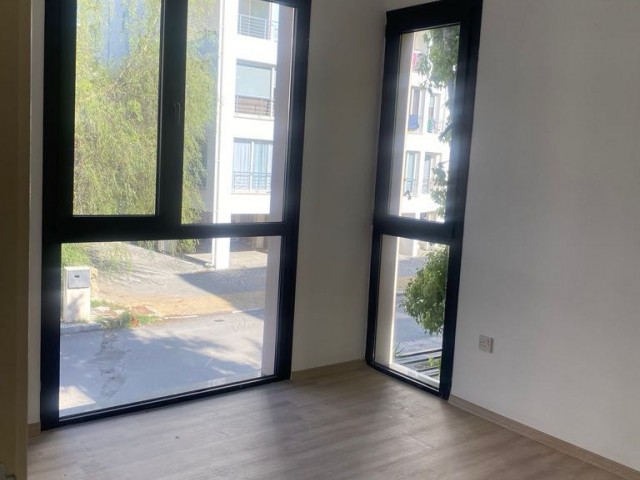 2+1 WOHNUNG ZUM VERKAUF IM RICHTIGEN ZENTRUM VON KYRENIA