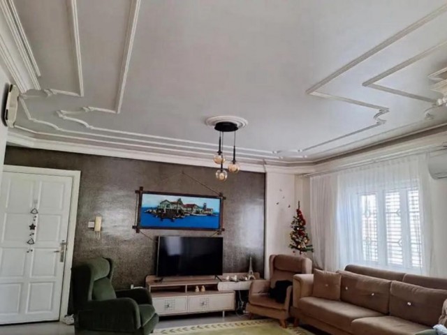 UNFURNISHED, VERY LARGE AND SPACIOUS 3+1 FLAT FOR SALE IN KÜÇÜK KAYMAKLI, ON THE GROUND FLOOR