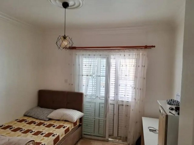 UNFURNISHED, VERY LARGE AND SPACIOUS 3+1 FLAT FOR SALE IN KÜÇÜK KAYMAKLI, ON THE GROUND FLOOR