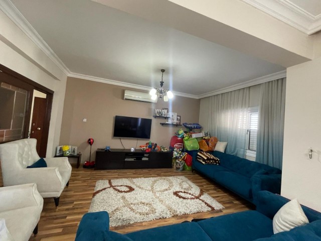 3+1 flat for sale in Nicosia Küçükkaymaklı area