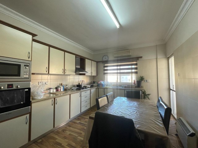 3+1 flat for sale in Nicosia Küçükkaymaklı area