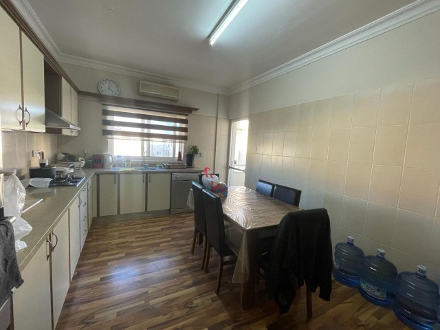 3+1 flat for sale in Nicosia Küçükkaymaklı area