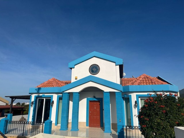 3+1 VILLA ZUM VERKAUF IN TATLISU, MIT BERGBLICK UND MEERBLICK, AUF EINEM 750 M2 GRUNDSTÜCK, NUR WENIGE LÄNGE ZUM MEER.