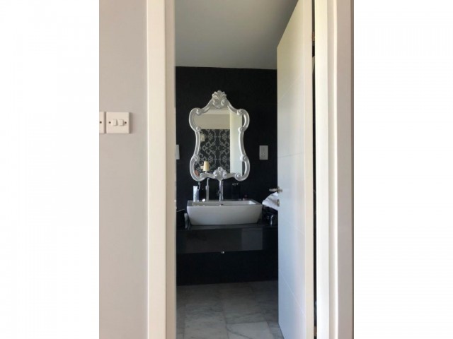 Girne Çatalköy Satılık Villa /  Denize Sıfır