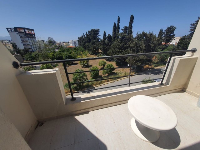 2+1 apartment for rent in Kyrenia Center