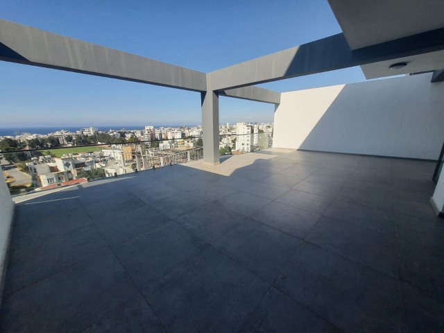 3 bedroom penthouse apartment for rent in Kyrenia Center / Dublex