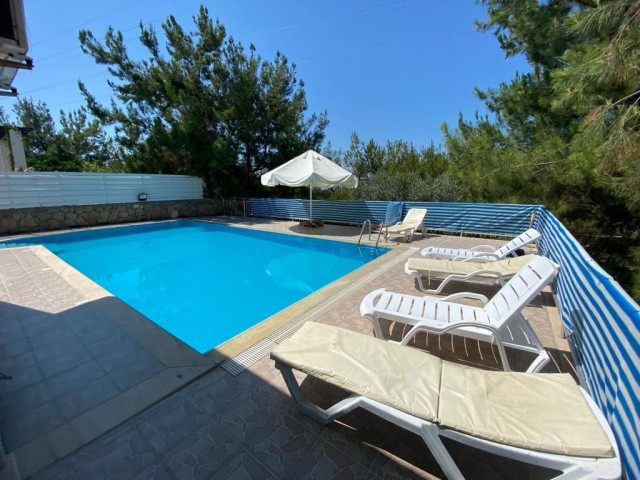 4+1 Villa Zu Vermieten In Kyrenia Chatalköy / Mit Pool ** 