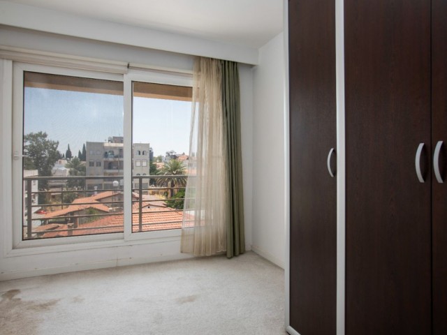 5 bedroom apartment for sale in Nicosia, Dereboyu