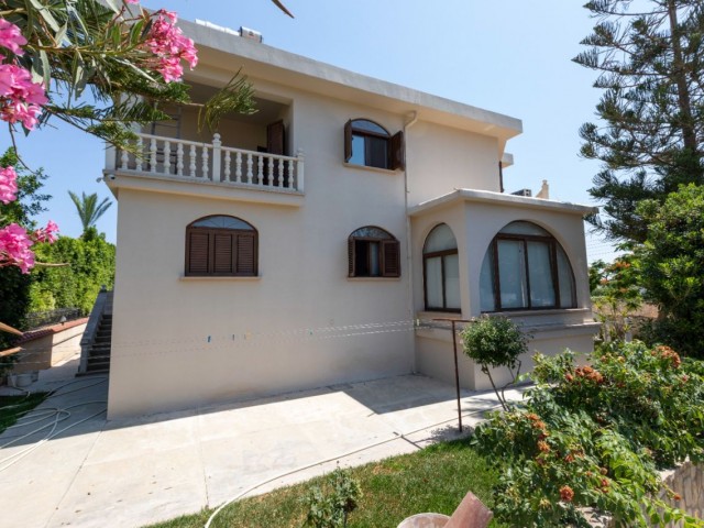 Girne Karaoğlanoğlu 4 + 2 Вилла на продажу ** 