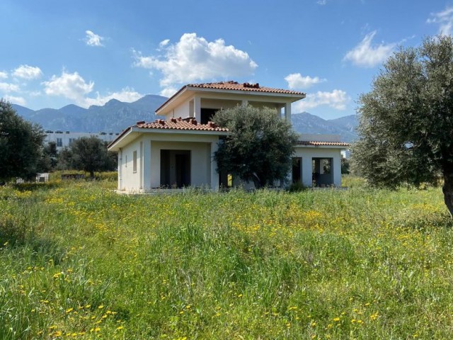 Girne Çatalköy Satılık Arsa / Dağ ve deniz manzaralı