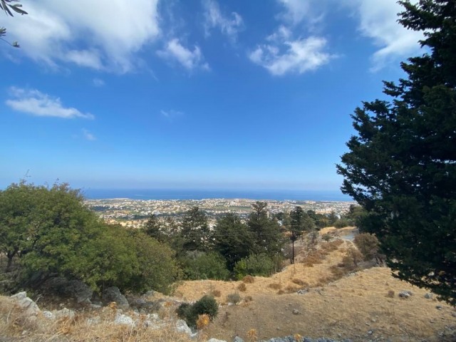 Grundstück Zum Verkauf In Kyrenia Karsiyaka / Meerblick ** 