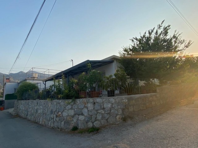 3+1 Bungalow zu verkaufen in Kyrenia Chatalköy / Berg-und Meerblick ** 