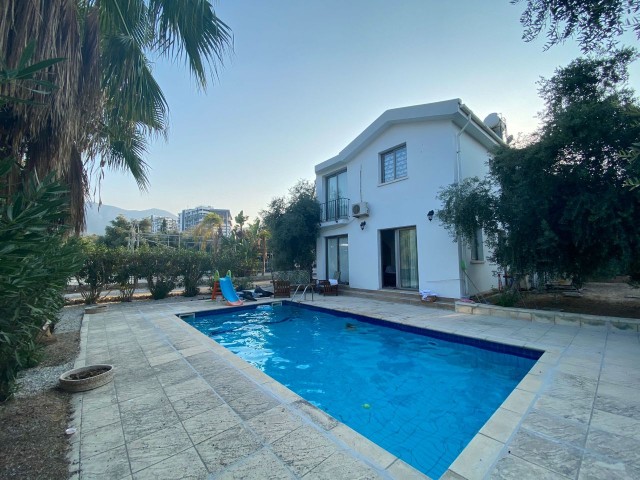 4+1 Villa Zum Verkauf In Kyrenia Doganköy ** 