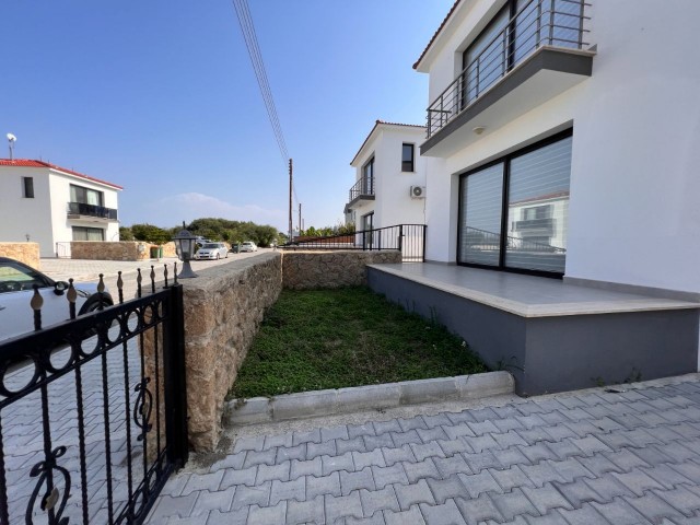 Girne Karaoğlanoğlu Satılık 4+1 Villa