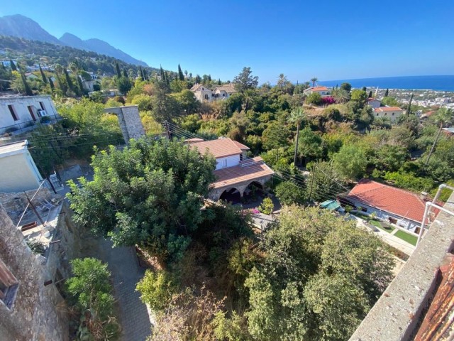 Girne Lapta Satılık 4+1 Villa / Deniz Manzaralı