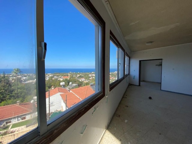 Girne Lapta Satılık 4+1 Villa / Deniz Manzaralı