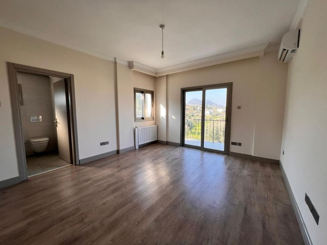 Zu verkaufen 3+1 Villa in Bellapais Kyrenia