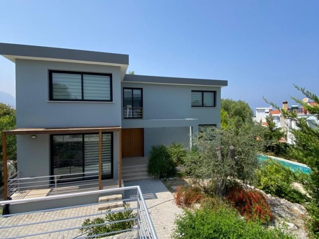 4+1 Villa mit privatem Pool zu verkaufen in OZANKÖY, GIRNE /  ** 