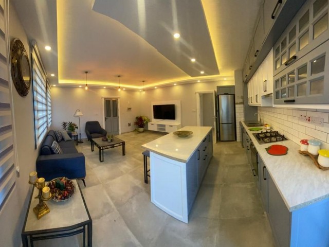 GİRNE/ÇATALKÖY'de satılık son penthouse daire 3+1 ortak havuzlu   