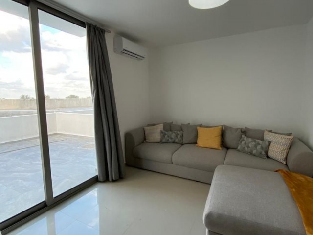 Triplex 3+1 Doppelvillen zum Verkauf in KYRENIA/ZEYTİNLİK