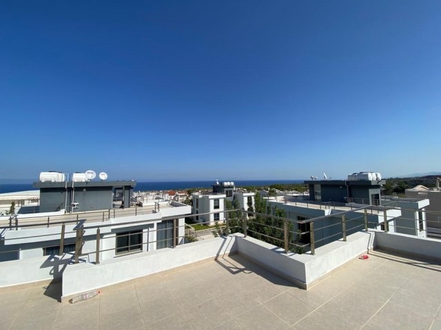 2+1 flat for sale in a complex with pool for sale in Girne/Çatalköy