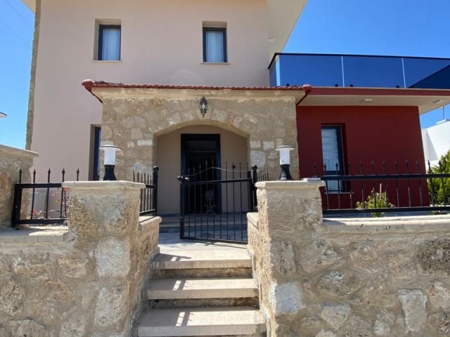 4+1 Villa mit privatem Pool zu vermieten in Girne/Çatalköy