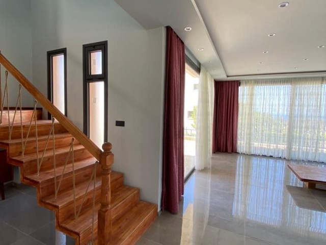 4+1 Villa mit privatem Pool zu vermieten in Girne/Çatalköy