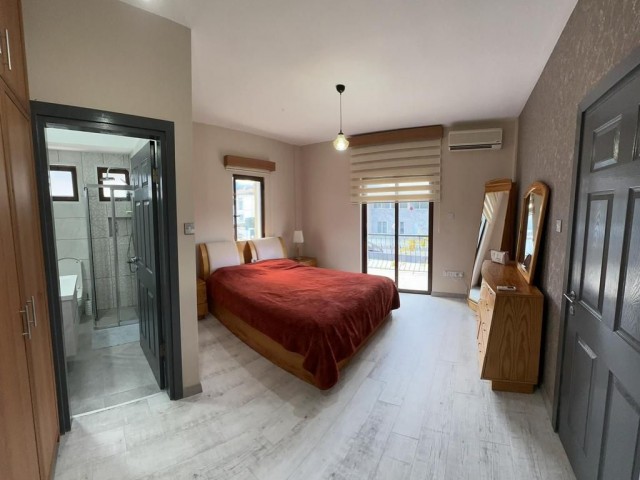 Girne Ozanköy Satılık 4+1 Villa