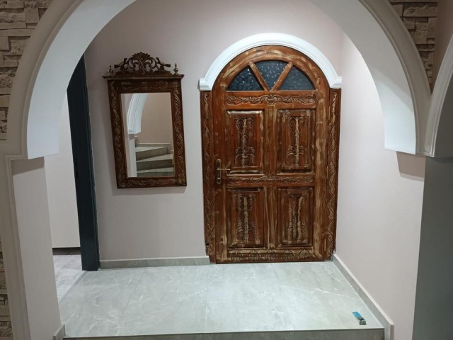 Zu verkaufen 4+1 Villa in Ozankoy Kyrenia