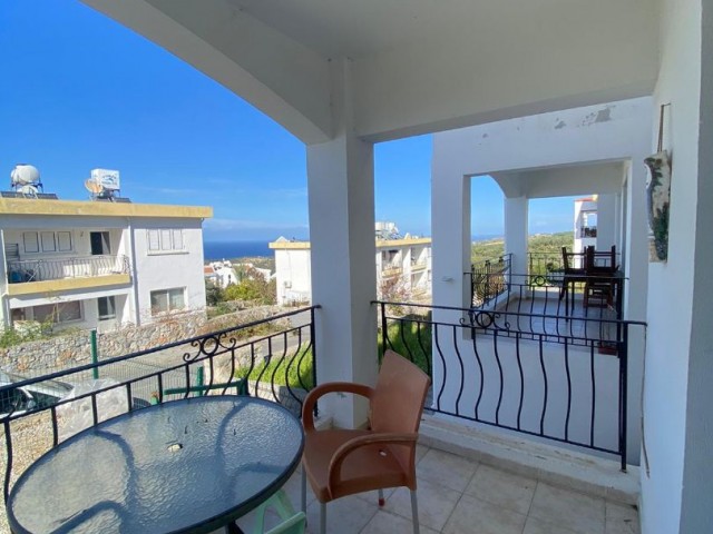 2+1 apartment with communal pool for sale in Kyrenia/Çatalköy 